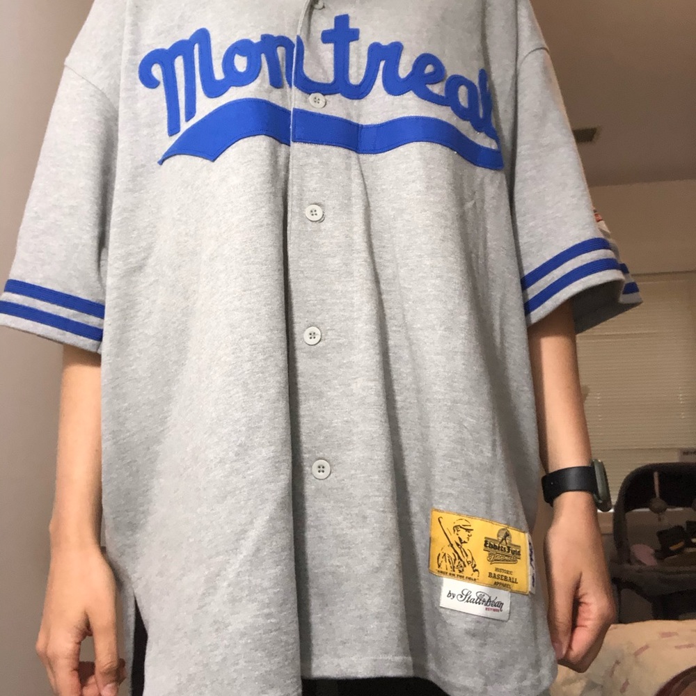 Men’s vintage baseball jersey